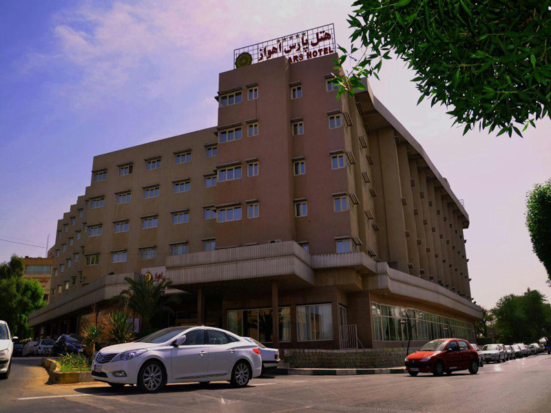 بررسی هتل ‌های اهواز نزدیک رود کارون برای اقامتی دل‌انگیز