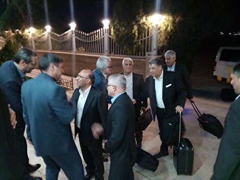 وقتی نمایندگان به‌جای نظارت، به استقبال رئیس گمرک می‌روند