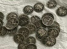 کشف ۷۴ سکه تاریخی در اسدآباد