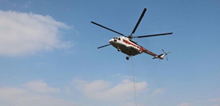 مهار آتش جنگل‌های توسکستان با تلاش بالگرد هلال احمر