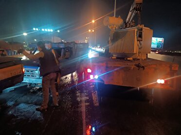 ترافیک نیمه‌سنگین آزادراه قزوین ـ کرج به دلیل واژگونی نیسان و ایسوزو