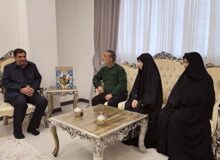 مخبر : خانواده‌های شهدا سرمایه‌های اجتماعی نظام هستند