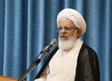 دشمنان در پی گرفتن هویت الهی از نسل جوان هستند