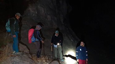 ۱۲ نفر گرفتار در ارتفاعات کرج نجات یافتند